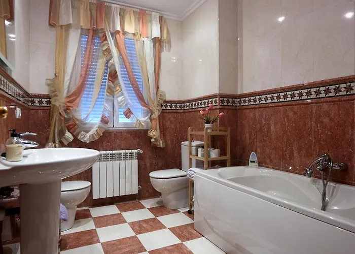 Avellanos De Santillana Holiday home Queveda