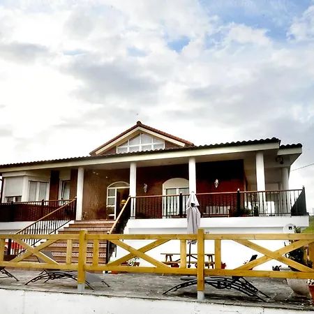 Avellanos De Santillana *