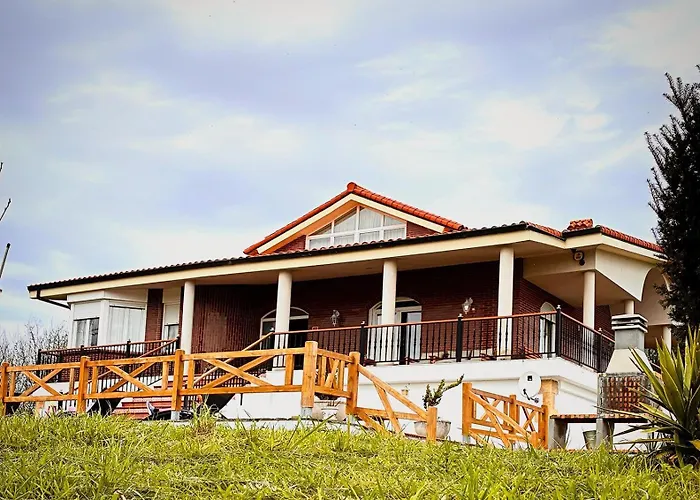 Avellanos De Santillana